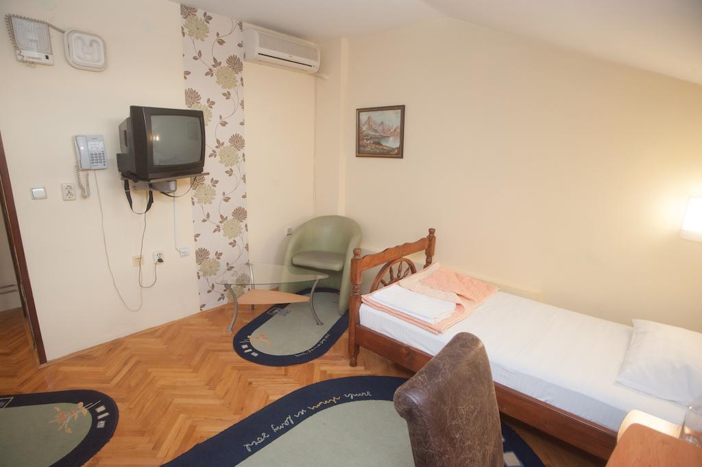Hotel Extra Lion Md Ni Стая снимка