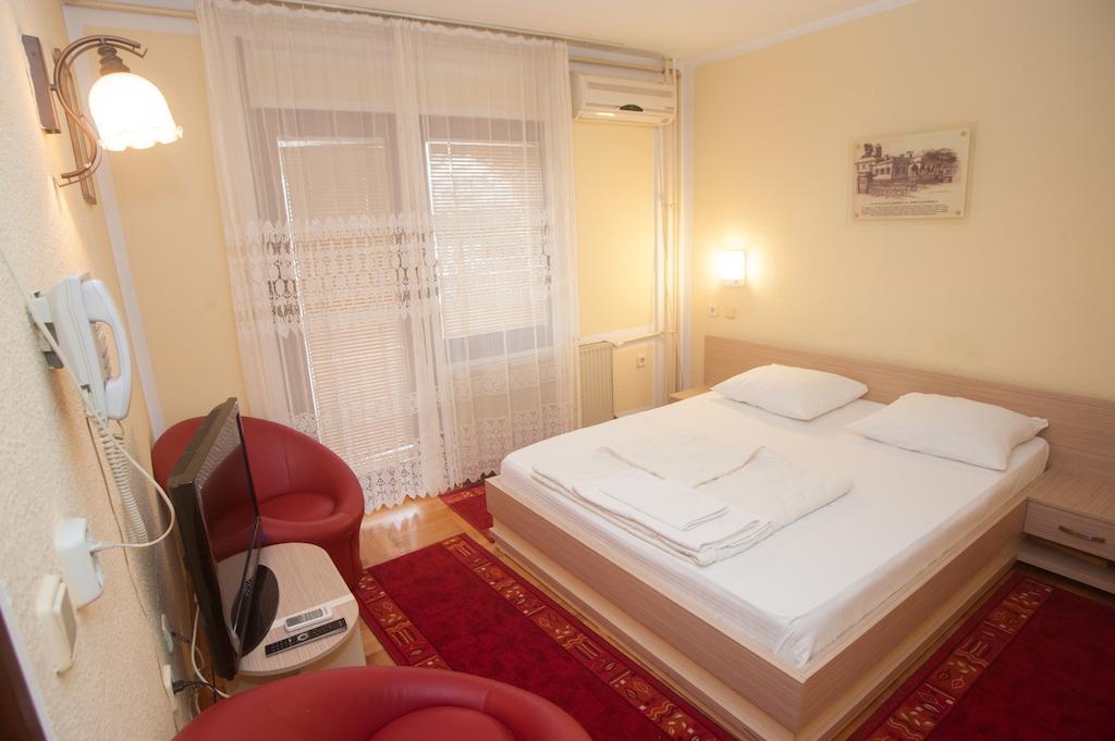 Hotel Extra Lion Md Ni Стая снимка
